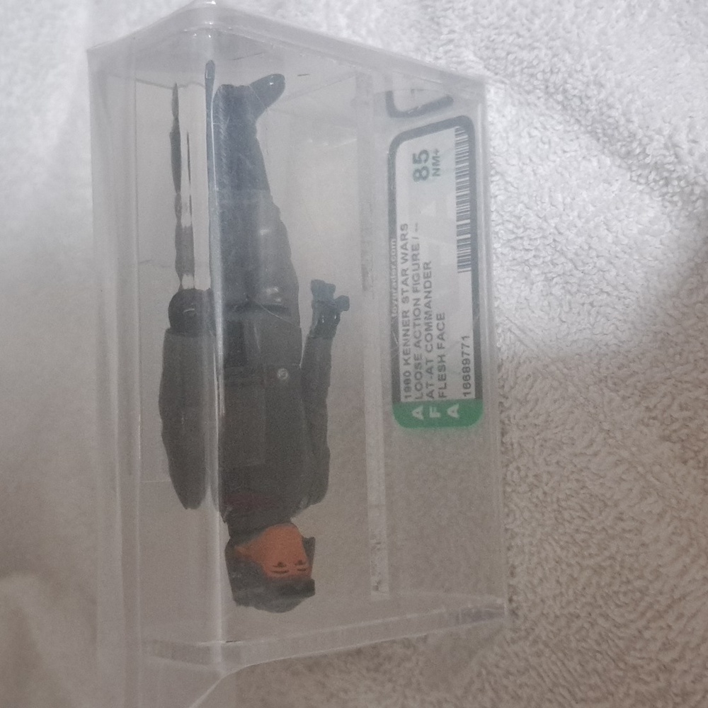 Star Wars AT-AT Commander Action Figure - Picture 2 of 6